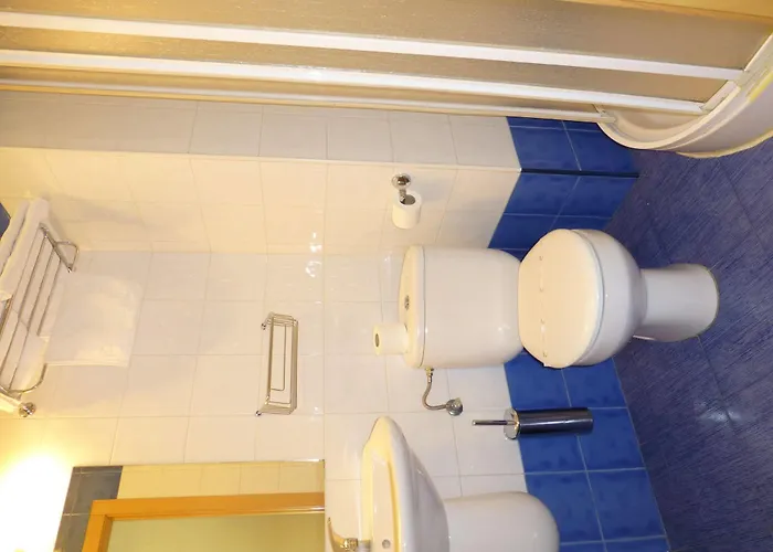 Romero بيت ضيافة 2*