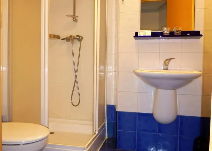 Romero بيت ضيافة 2*